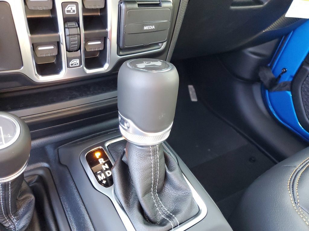 New 2025 Jeep Wrangler Unlimited Sahara AWD/4WD image 28