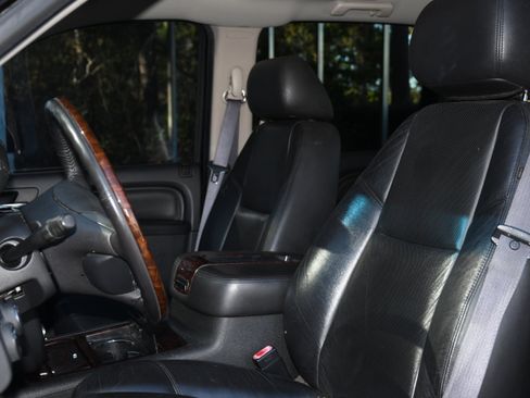 Used 2012 GMC Sierra 2500 Denali w/ Suspension Package, Off-Road image 12