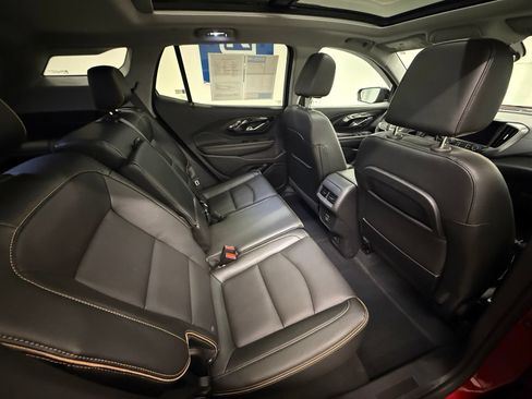 Used 2024 GMC Terrain AT4 AWD/4WD image 6