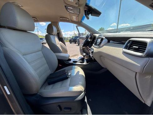 Used 2019 Kia Sorento EX AWD/4WD image 11