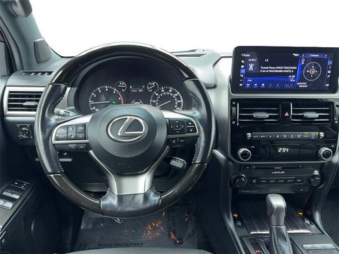 Used 2023 Lexus GX 460 Premium w/ Accessory Package image 17