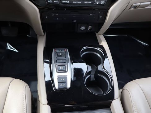 Used 2021 Honda Pilot Touring image 20