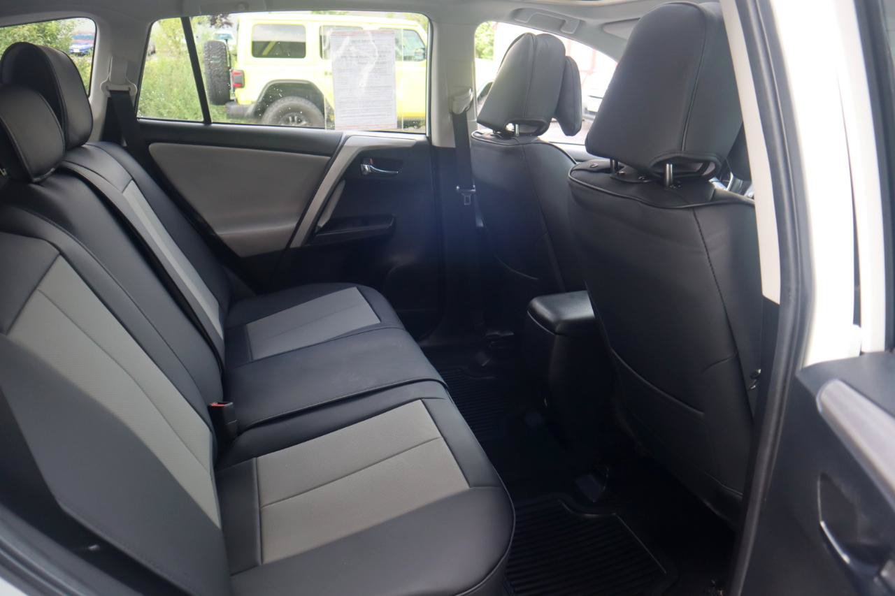 Used 2017 Toyota RAV4 XLE AWD/4WD image 40