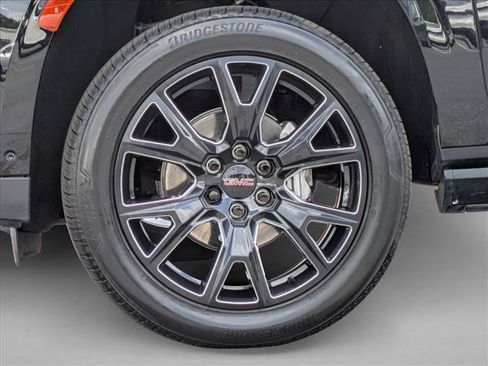 Used 2023 GMC Yukon Denali Ultimate AWD/4WD image 30