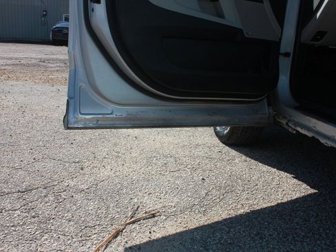 Used 2010 Chevrolet Equinox LT AWD/4WD image 40