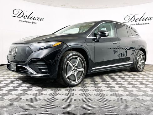 Used 2023 Mercedes-Benz EQS 580 4MATIC SUV image 3