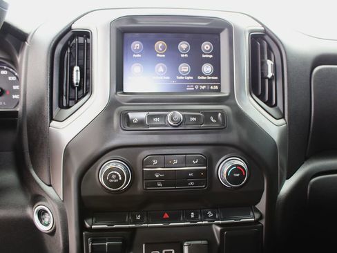 Used 2025 Chevrolet Silverado 2500 Custom w/ Z71 Off-Road Package AWD/4WD image 26
