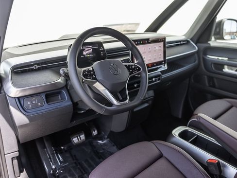 New 2025 Volkswagen ID. Buzz Pro S Plus AWD/4WD image 7