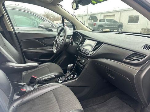 Used 2018 Buick Encore Preferred image 4