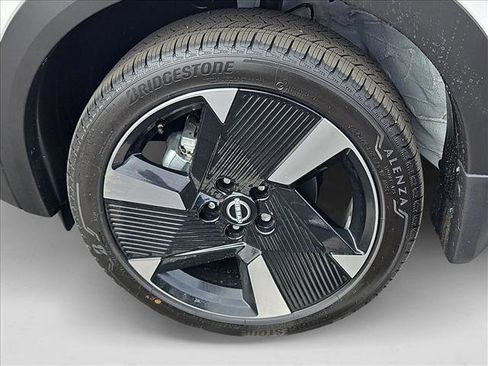 Used 2025 Nissan Kicks SR w/ Illumination Package image 10