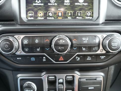 Used 2023 Jeep Wrangler Unlimited Sahara w/ Cold Weather Group image 32