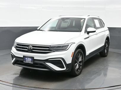 Used 2022 Volkswagen Tiguan SE w/ Panoramic Sunroof Package