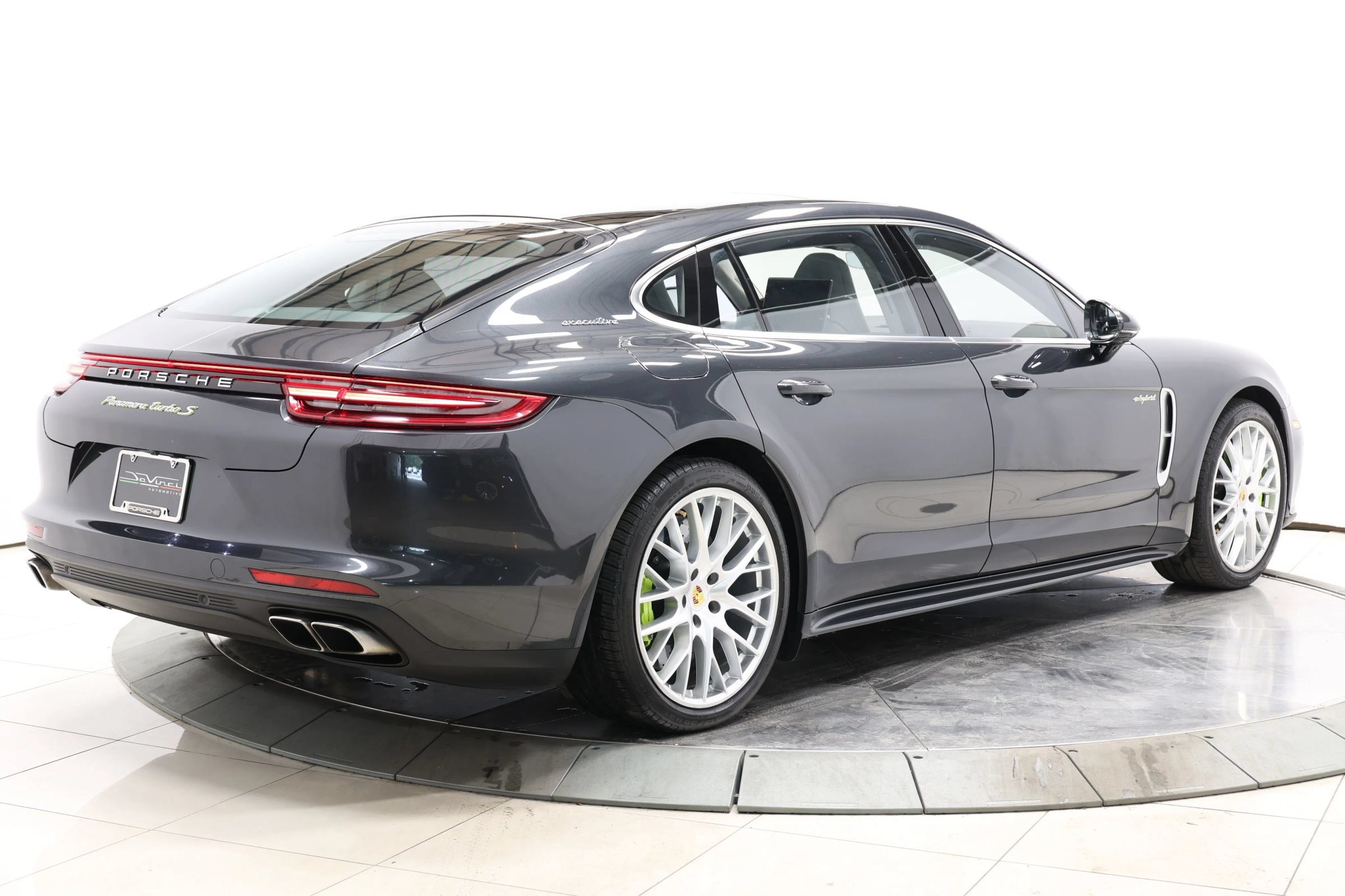 Used 2018 Porsche Panamera Turbo S Executive w/ Assistance Package AWD/4WD image 4