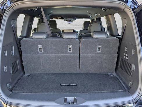 Used 2025 Nissan Armada PRO-4X image 6