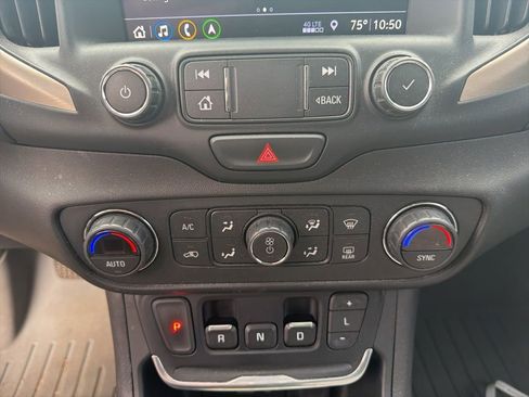 Used 2019 GMC Terrain Denali image 13