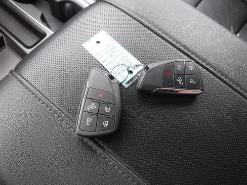 Used 2023 GMC Sierra 1500 SLT image 25