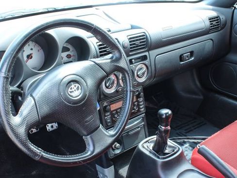 Used 2001 Toyota MR2 RWD image 15