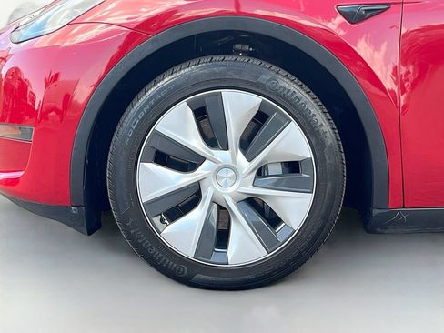 Used 2023 Tesla Model Y Long Range AWD/4WD image 30