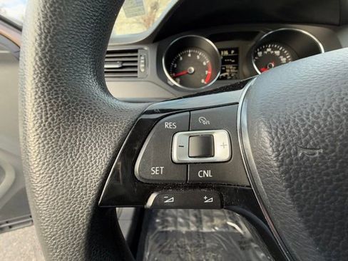 Used 2015 Volkswagen Jetta S image 15