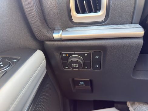 New 2026 Ford Expedition Active AWD/4WD image 28