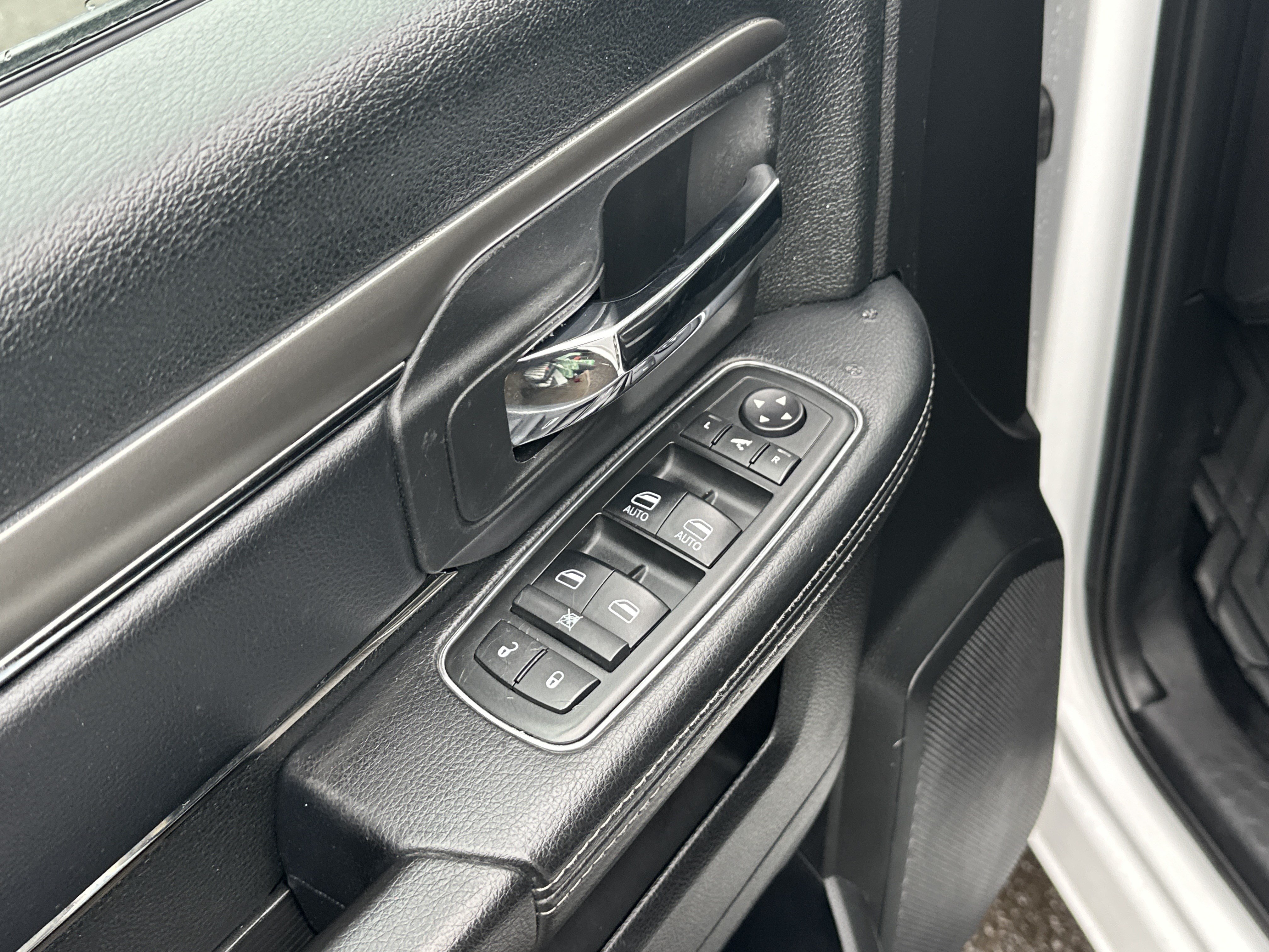 Used 2015 RAM 1500 Sport w/ Sport Premium Group AWD/4WD image 15