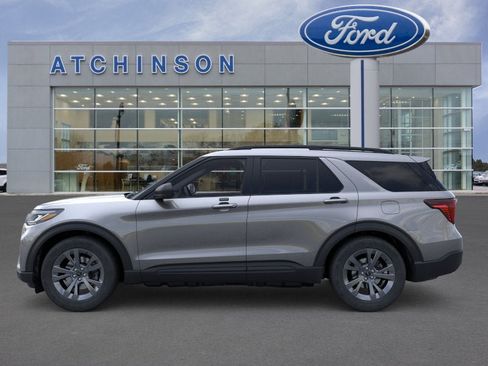 Used 2026 Ford Explorer Active w/ Active Comfort Package AWD/4WD image 3