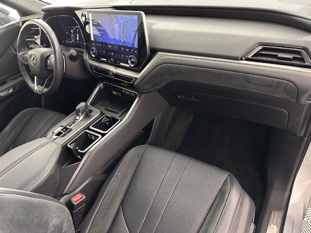 Used 2024 Lexus TX 500h AWD w/ Technology Package image 22