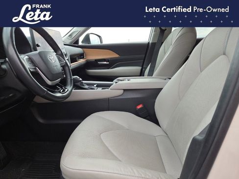 Used 2024 Toyota Grand Highlander AWD image 13