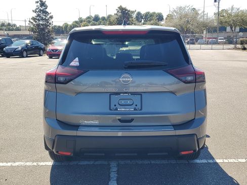 Used 2026 Nissan Rogue SV FWD image 5