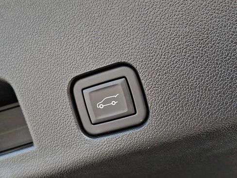Used 2024 Chevrolet Traverse LT AWD/4WD image 28