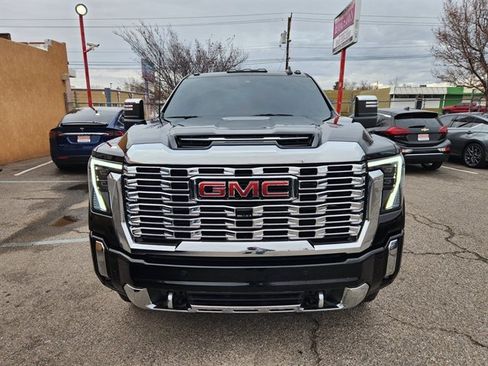 Used 2024 GMC Sierra 2500 Denali w/ Denali Reserve Package AWD/4WD image 3