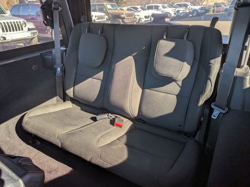 Used 2022 Jeep Wrangler Sport S image 19