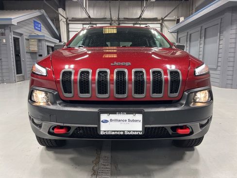 Used 2015 Jeep Cherokee Trailhawk w/ Trailer Tow Group AWD/4WD image 2