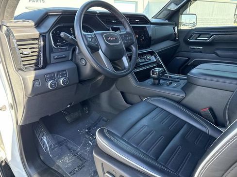 Used 2023 GMC Sierra 1500 AT4X image 10