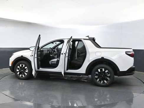 Used 2025 Hyundai Santa Cruz SE image 41