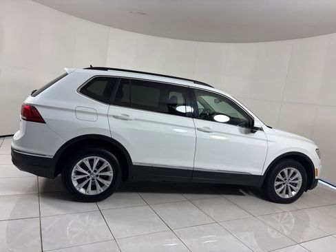 Used 2018 Volkswagen Tiguan SE image 6