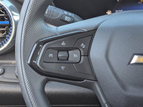 Certified 2025 Chevrolet Trax LT image 24