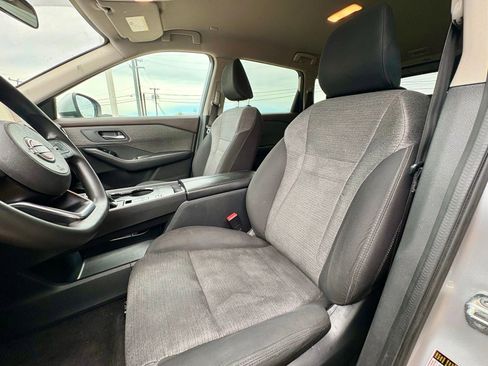 Used 2022 Nissan Rogue SV FWD image 16