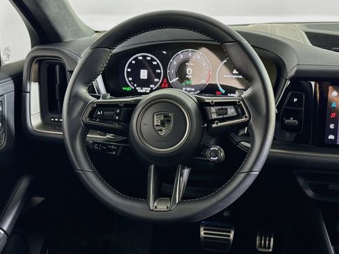 Certified 2025 Porsche Cayenne Turbo AWD/4WD image 12