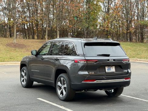 New 2025 Jeep Grand Cherokee Limited image 9