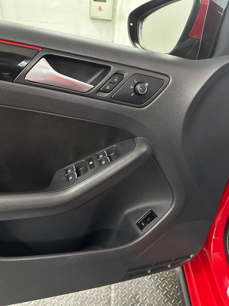 Used 2016 Volkswagen Jetta GLI SEL FWD image 9