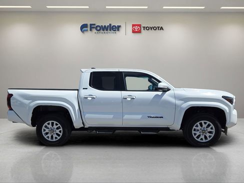 New 2026 Toyota Tacoma SR5 AWD/4WD image 8
