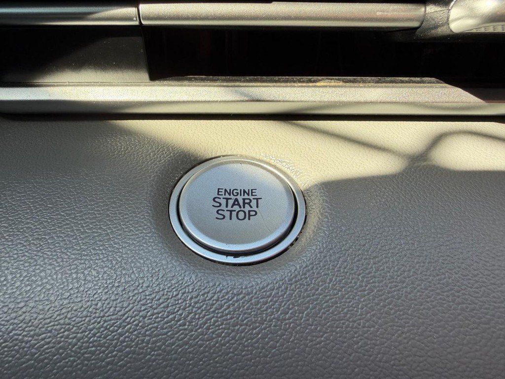 Used 2022 Hyundai Elantra SEL w/ Convenience Package FWD image 33