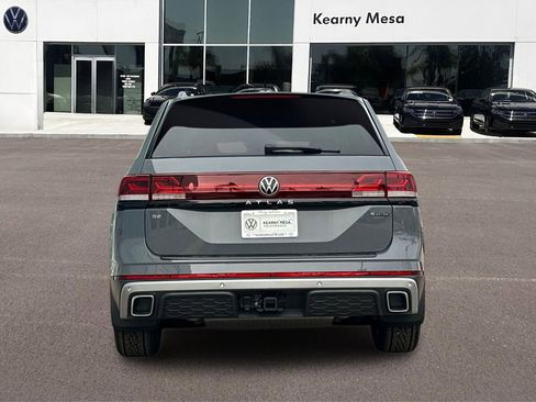 New 2025 Volkswagen Atlas Peak Edition SE image 5