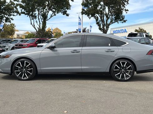 Used 2024 Honda Accord Touring image 7
