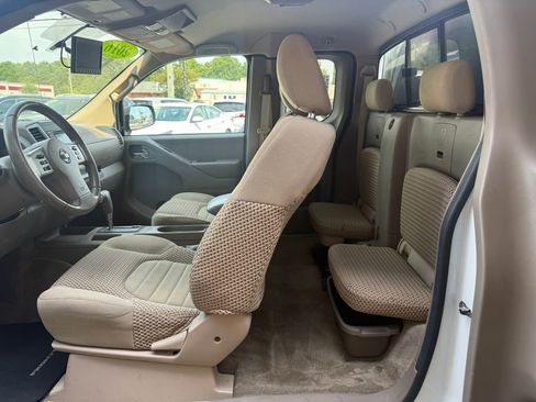 Used 2016 Nissan Frontier SV AWD/4WD image 25
