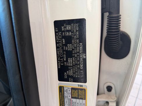 Used 2025 Kia Soul LX w/ LX Technology Package image 23