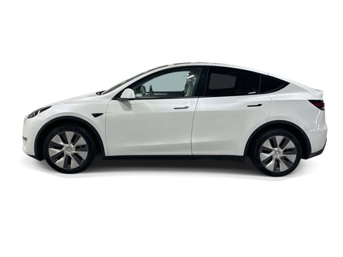 Certified 2023 Tesla Model Y Long Range AWD/4WD image 3