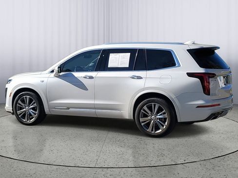 Used 2025 Cadillac XT6 Premium Luxury image 7