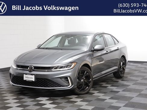 Used 2025 Volkswagen Jetta SE w/ Black Wheel Package image 1